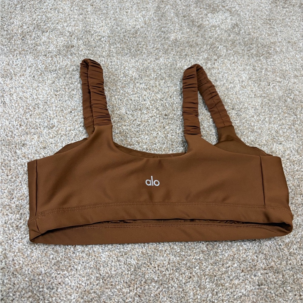 Alo Yoga Airlift Charmer sports bra in Cinnamon Brown size Medium - Picture 3 of 5
